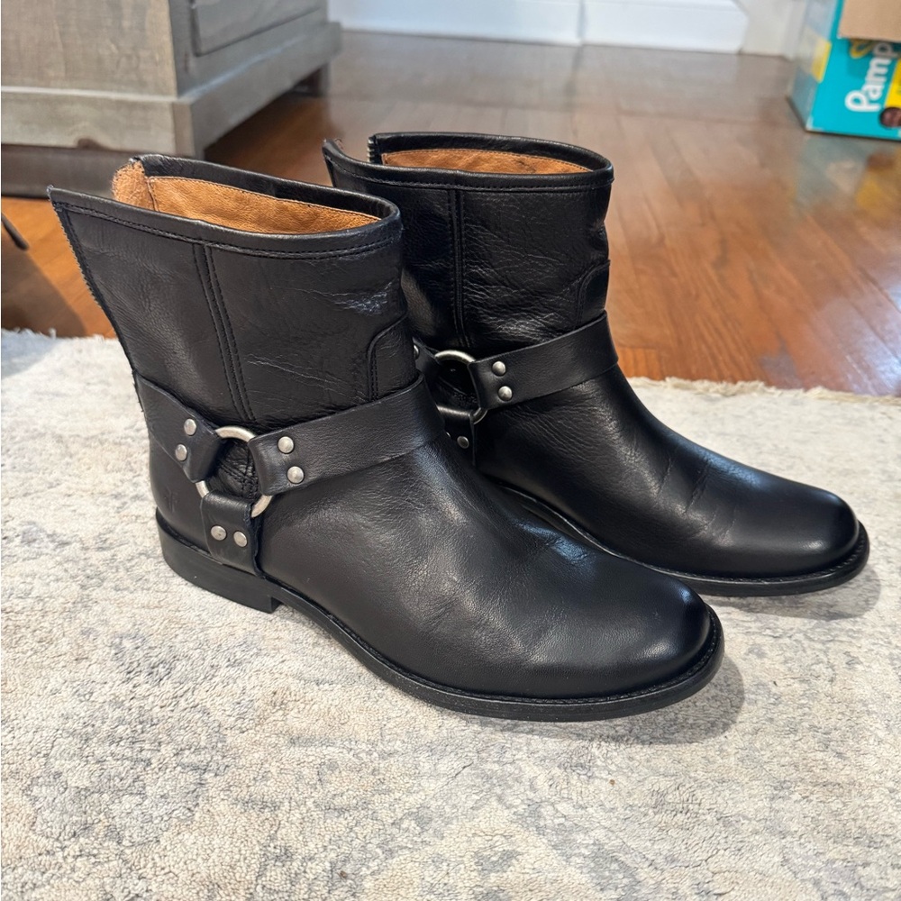 Frye Black Ankle Boots with Motorcycle Style and Silver Hardware
